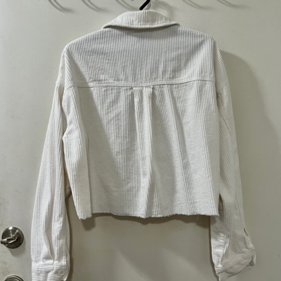 Forever 21 Womens Cream Corduroy Cropped Button Long Sleeve Shirt Jacket Sz LG - Picture 5 of 9